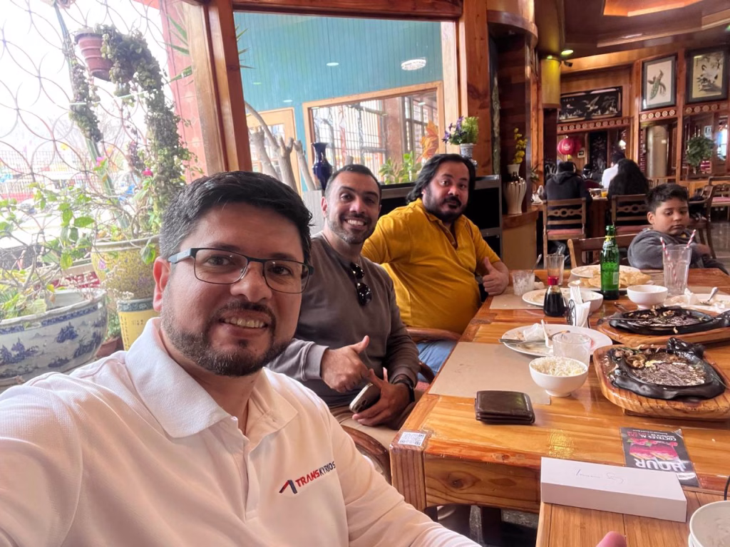 Leonardo San Martín, Eder Sepúlveda, Mauro Véliz.