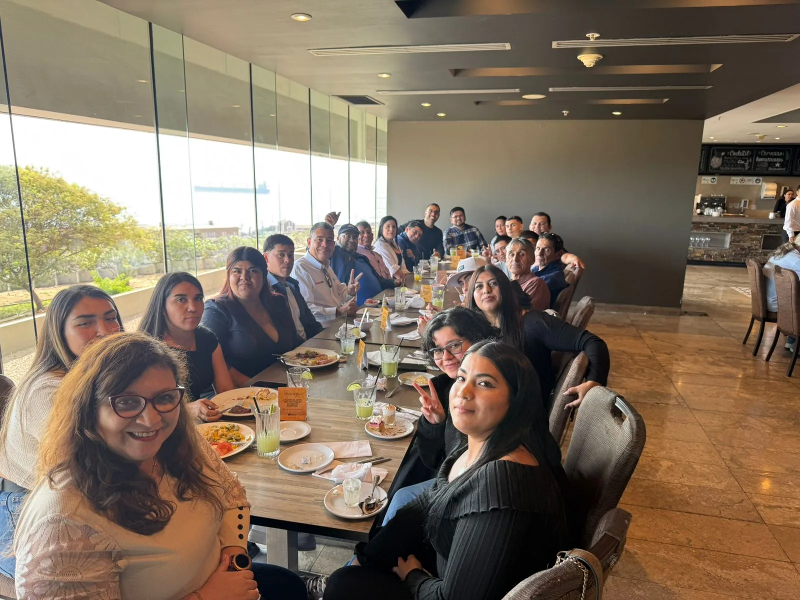 trabajadores almuerzo